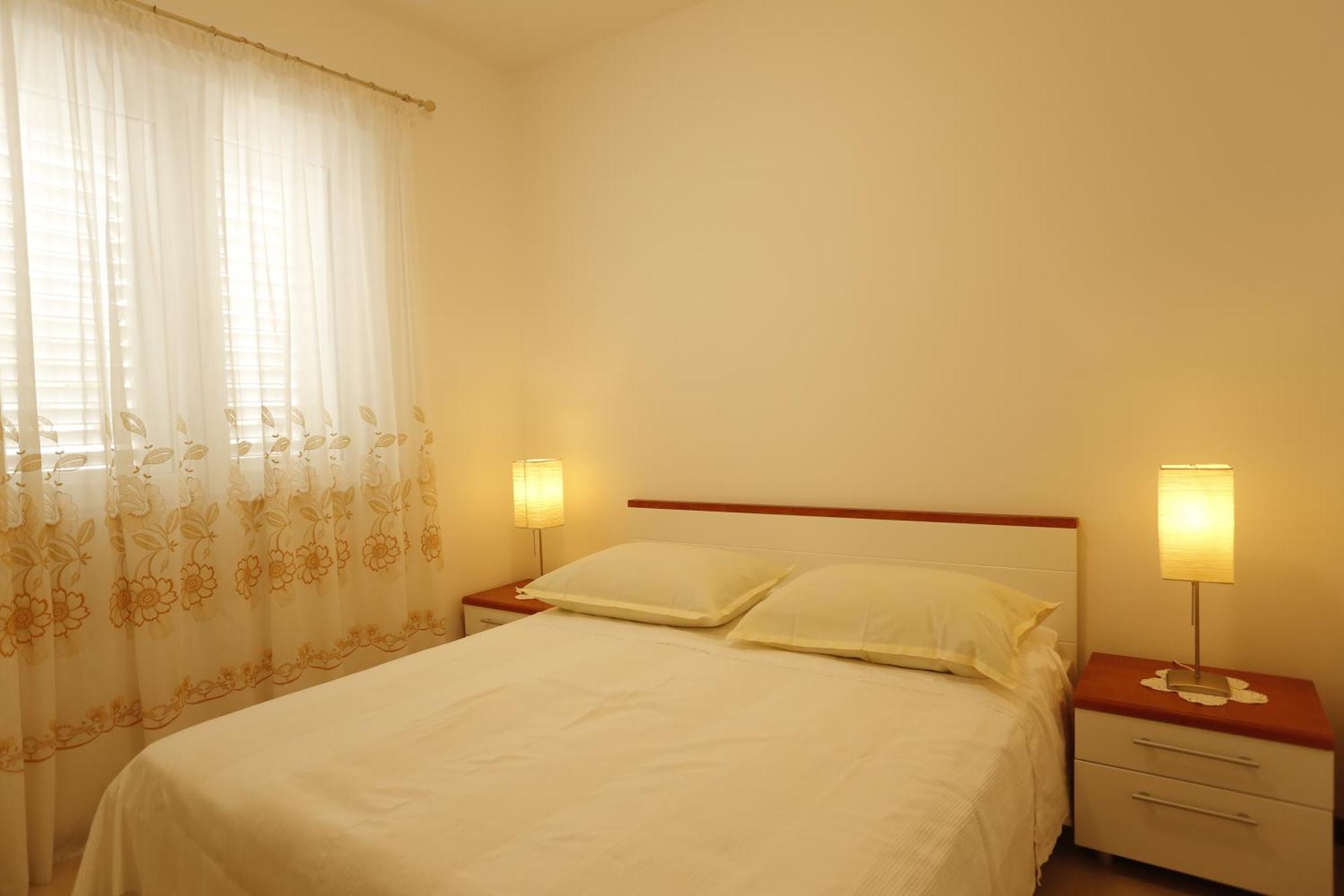 Apartments Marino Supetar Habitación foto